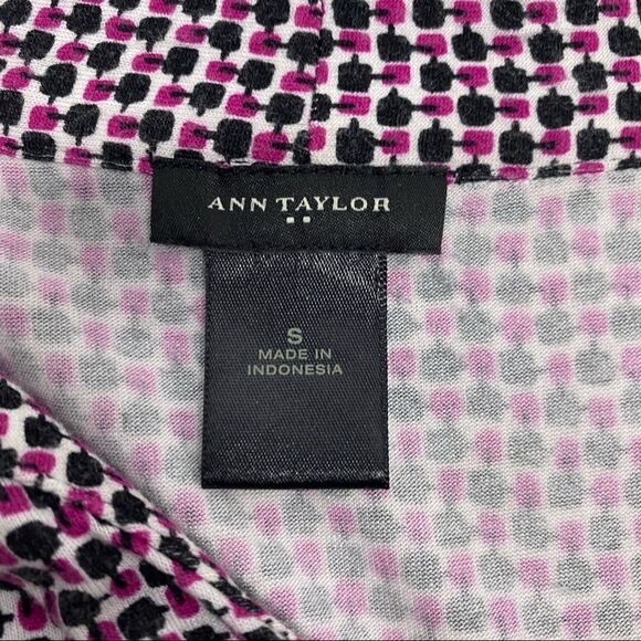 Ann Taylor Womens Black & Pink Top size Small - Picture 3 of 4
